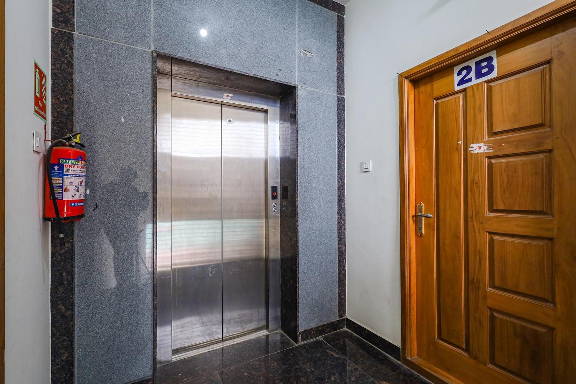 فندق Fabexpress Fen Breeze Siruseri المظهر الخارجي الصورة